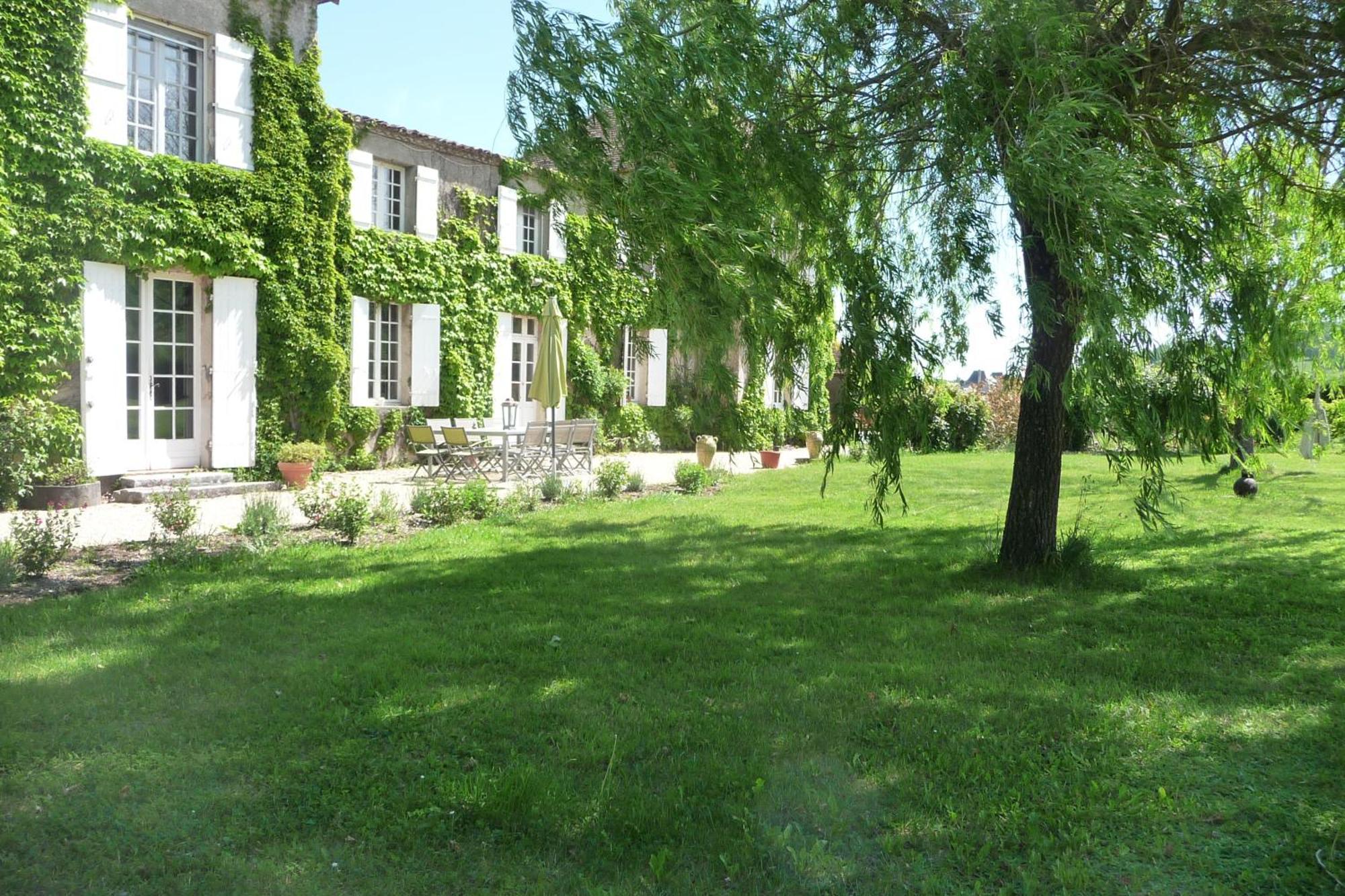 Bed and Breakfast Domaine De La Queyssie Saussignac Exteriér fotografie